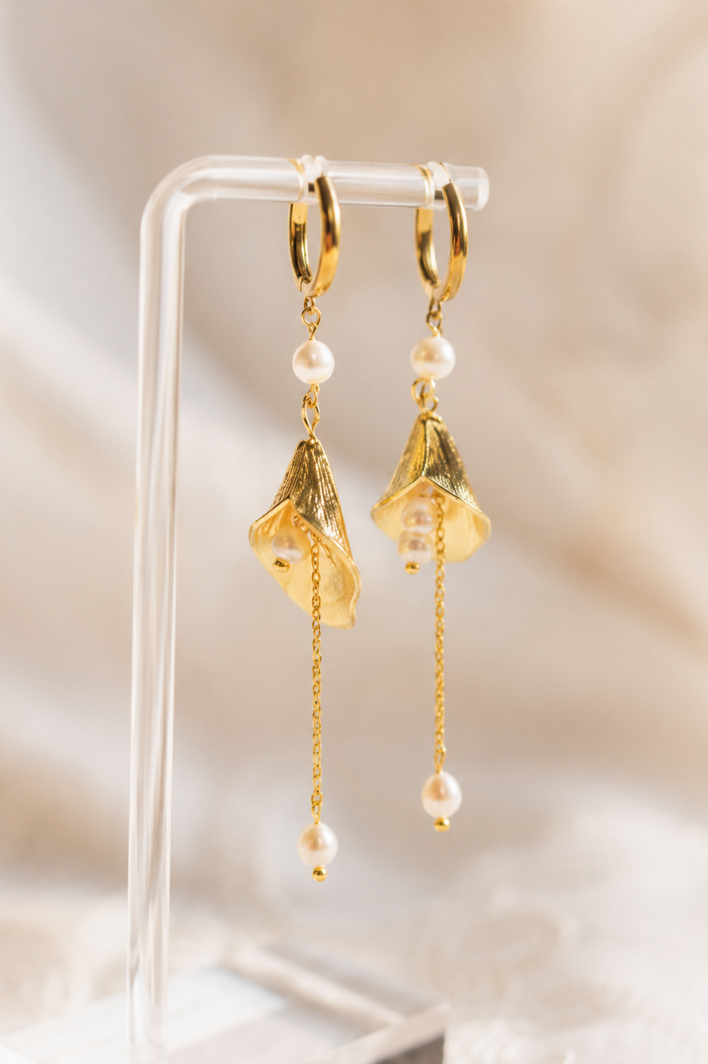 Gold Floral Pearl Drop Earrings – Vintage-Inspired Bridal Dangle Earrings